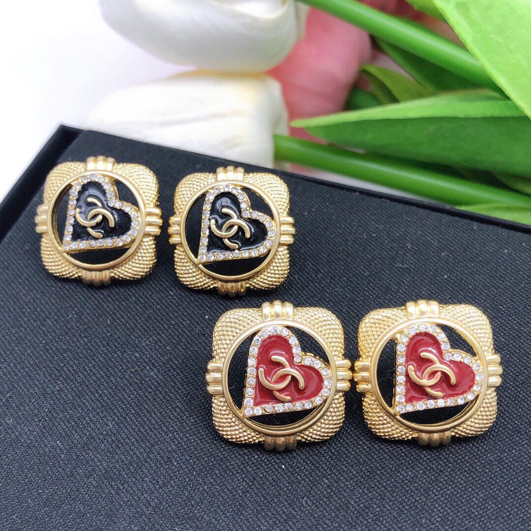18K  Chanel Heart Vintage Earrings