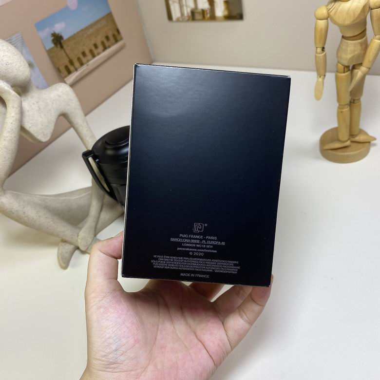Paco Rabanne Invictus Victory black bottle front with engraved V