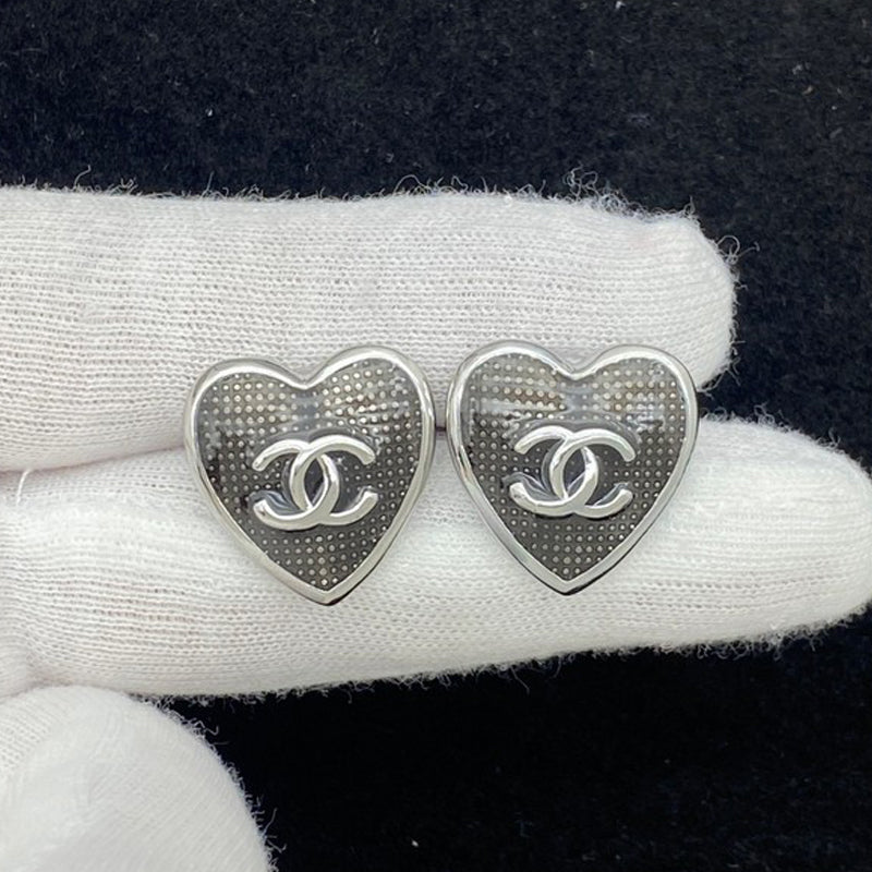 18K  Chanel Heart Gold Earrings