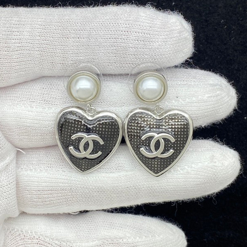 18K  Chanel Pearl Heart Drop Gold Earrings