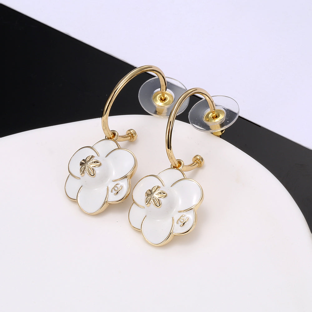 18K  Chanel Flower Earrings
