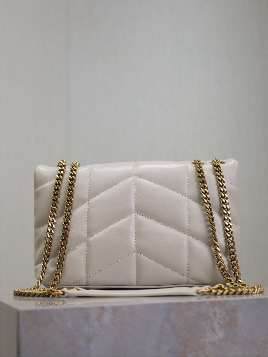 YSL 25S LOULOU PUFFER MINI 23 IN BLANC VINTAGE CALFSKIN GOLD HARDWRE